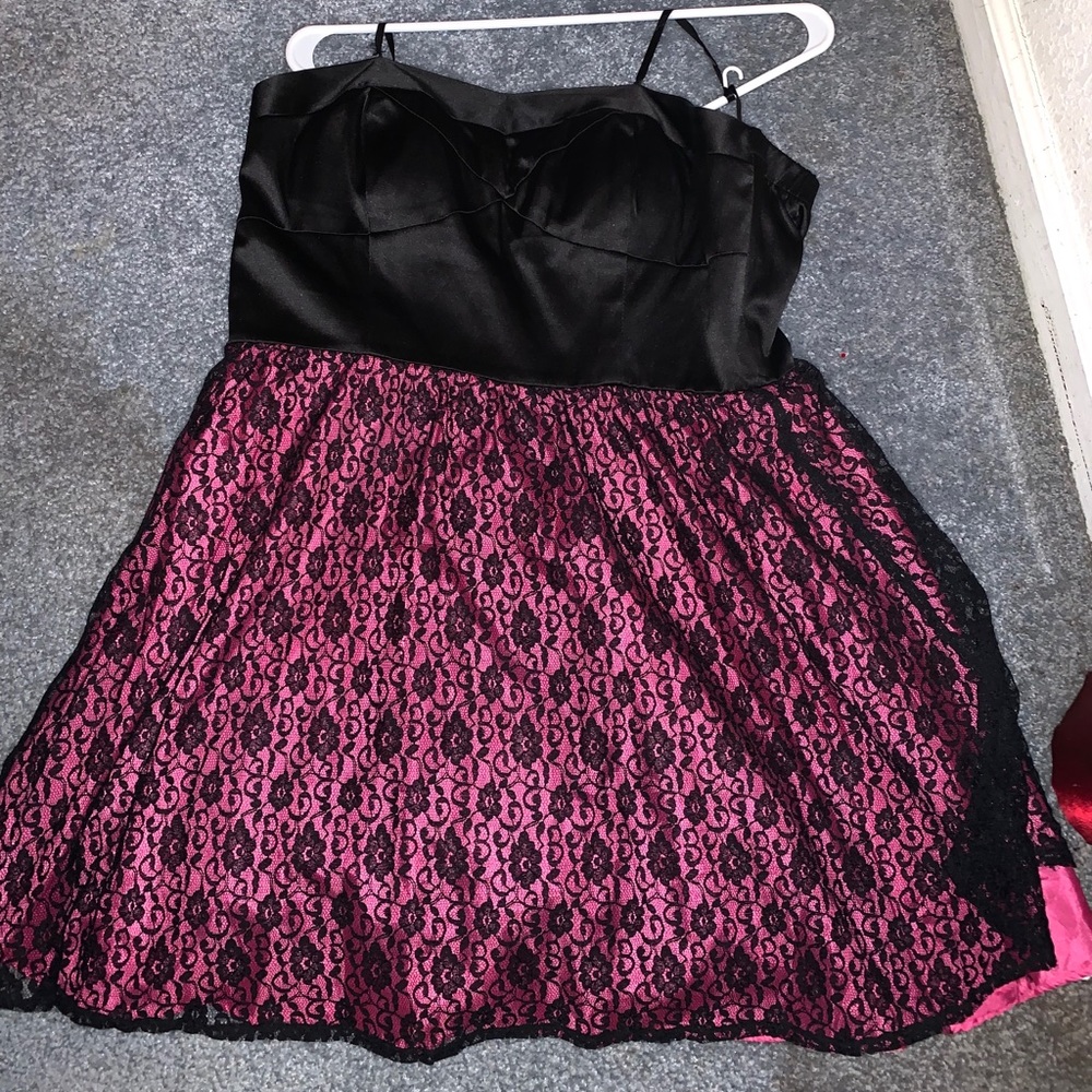 Black/Pink Lace Strapless Dress
